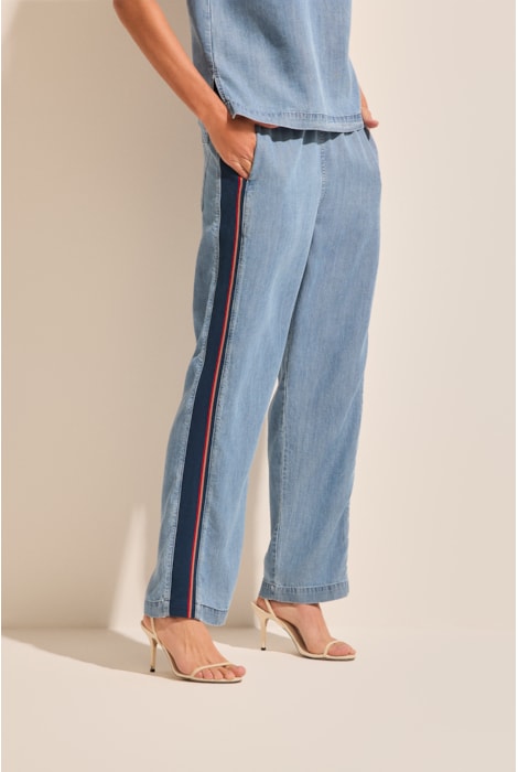 Segunda imagem do produto Calça Reta Chambrê Light Indigo Stroke